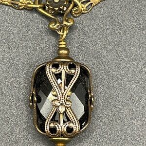 Elegant Black and Gold Pendant Necklace